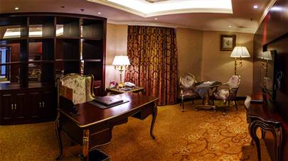 سویت هتل پارسیان آزادی تهران سویت هتل پارسیان آزادی تهران